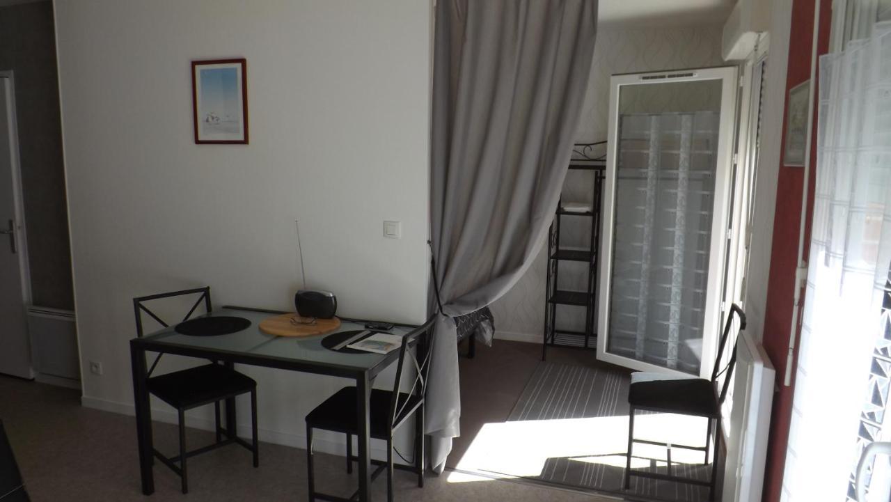 Appartement T2 ,parking privé,terrasse, 10 mns à pieds de la cité corsaire et ses plages Saint-Malo Exterior foto